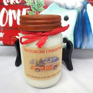 Candle in the scent of Victorian Christmas